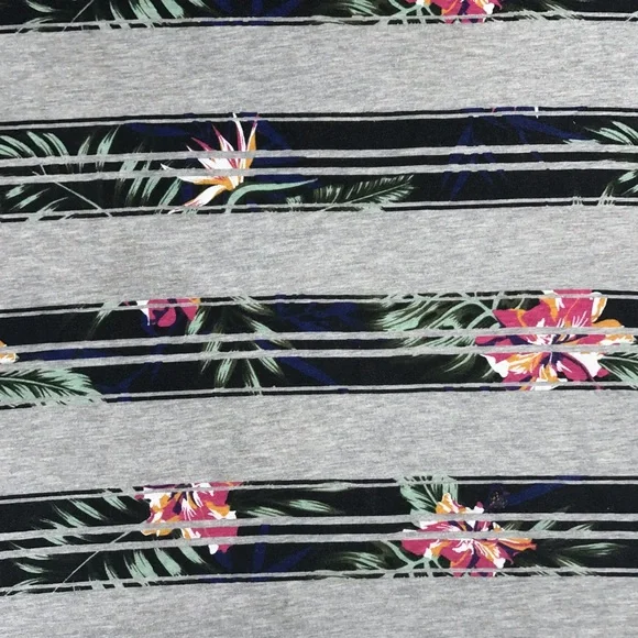 WXYZ, T-Shirt, Size Medium - Picture 5 of 10